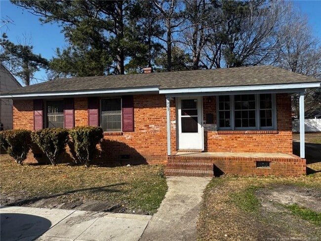 Building Photo - 207 E 15th St