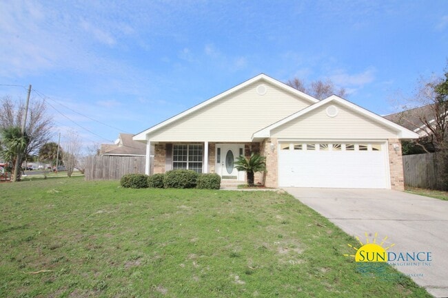 Building Photo - Great 3 Bedroom Home in Mary Esther!