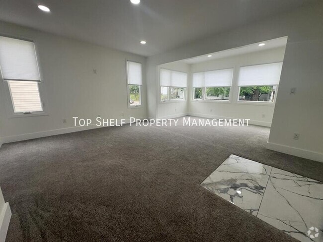 Building Photo - 3719 3rd St Rental