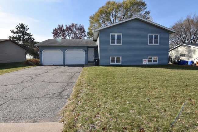Building Photo - 1049-1051 Terrace Drive Unit 1049