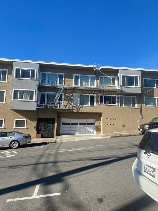 Photo - 695 38th Ave