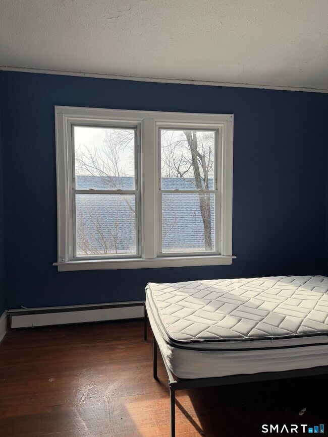 Photo - 502 Edgewood St