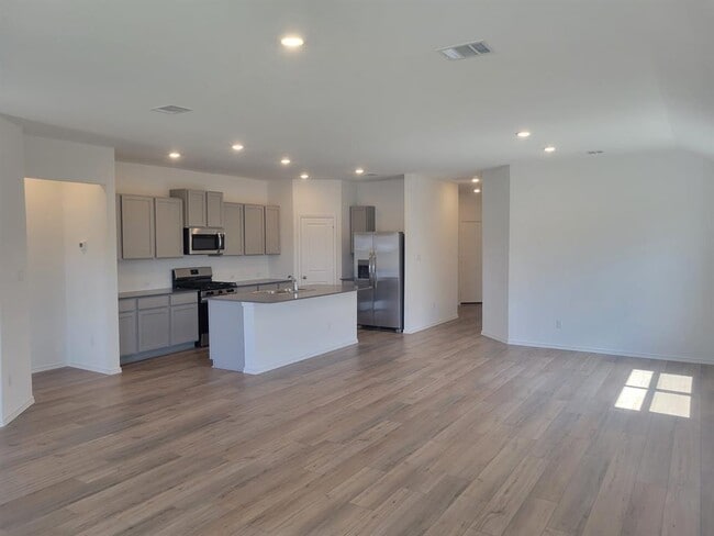 Building Photo - 2516 Four Waters Lp