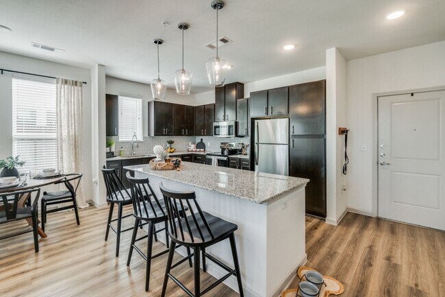 Photo - 2201 Creekview Dr. Apartamento Unidad 1337