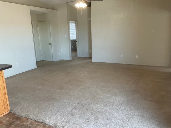 Photo - 4402 S Jasmine Ave