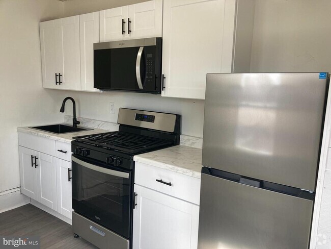 Building Photo - 1682 Harrison St Unit 2 Rental