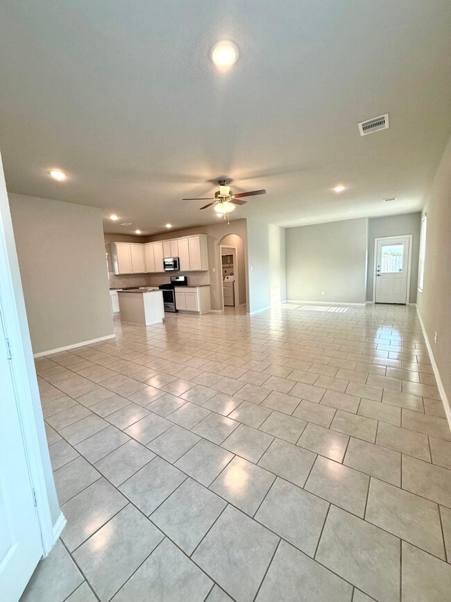 Photo - 31755 Wellington Pass