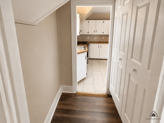 6 Hazelwood Ave Unit 2