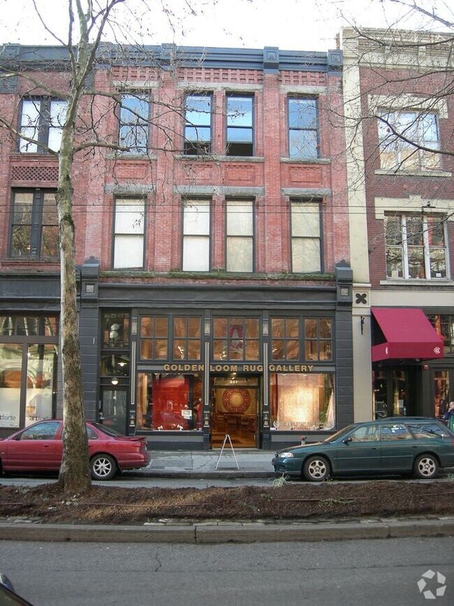 Building Photo - Charming Vintage Pioneer Square Studio wit... Unit 201 Rental