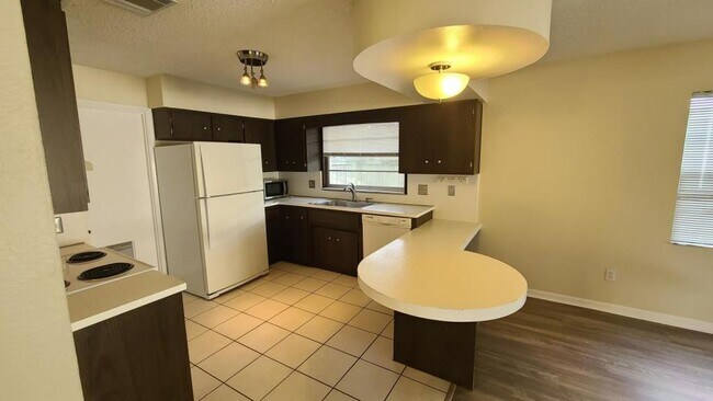 Photo - 231 Shore Ln