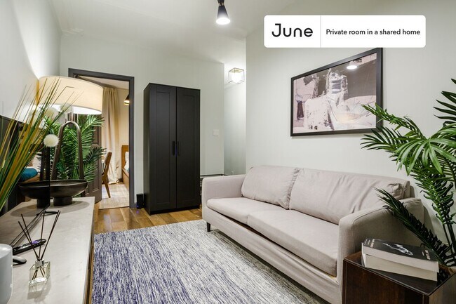 Room in Shared 3 bed/1 bath home in Hell's Kitchen