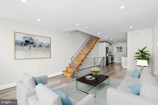 Photo - 2002 S Hemberger St Townhome