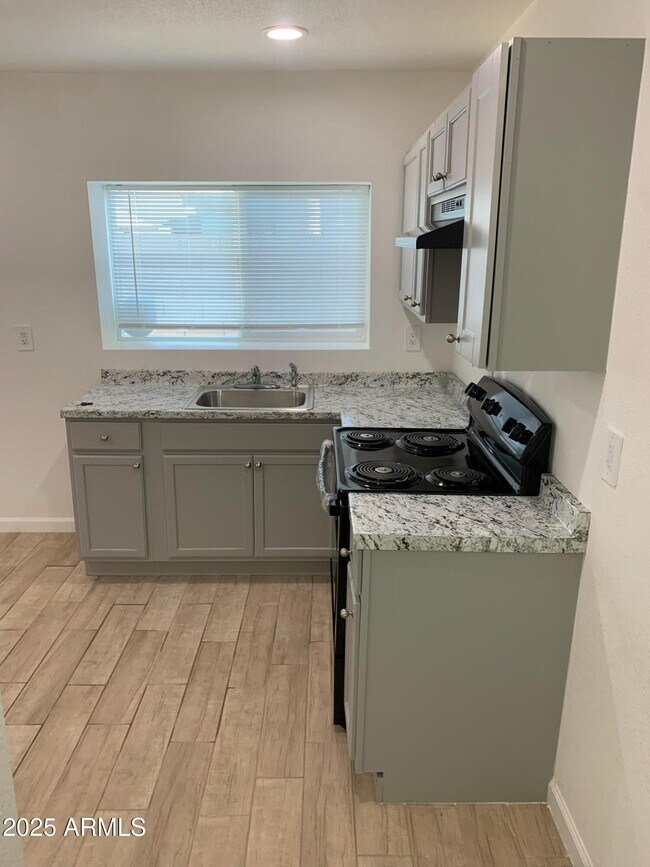 Photo - 1759 W Hadley St Unit C