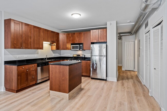 Photo - 1 Bedroom - Logan Square Available ASAP! Unit 1N