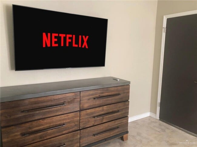 Photo - 13 Keralum Ave