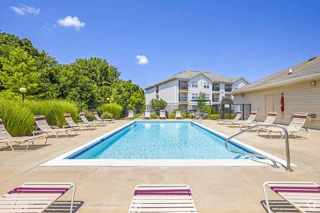 Building Photo - Maple Brook Apartments