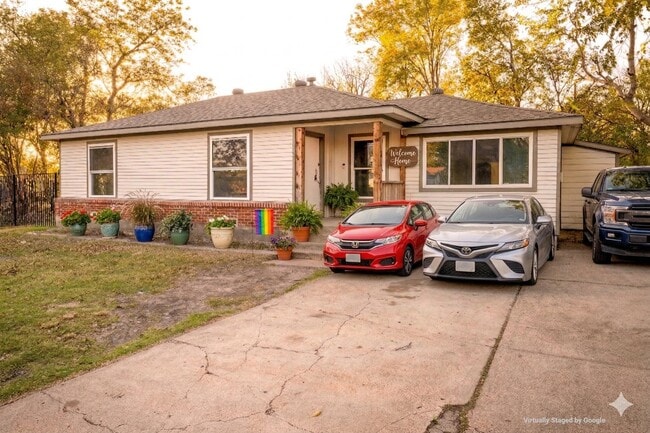 Photo - 1315 Whitley Dr Unit 1315 Whitley Dr 2