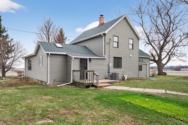 Photo - 17093 Somonauk Rd