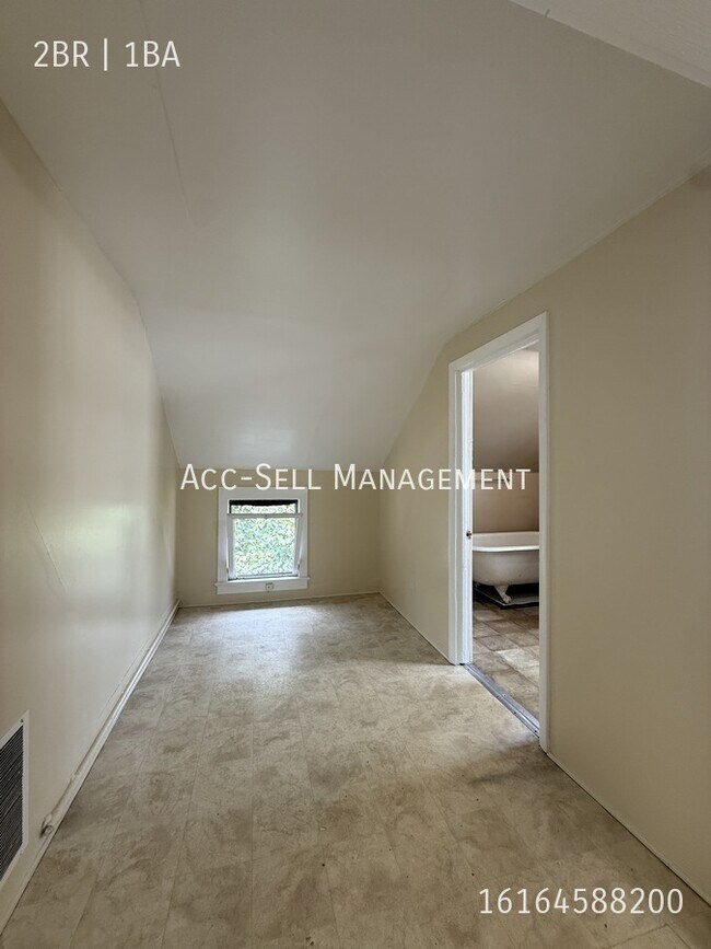 Photo - 847 Bridge St NW Unit 2