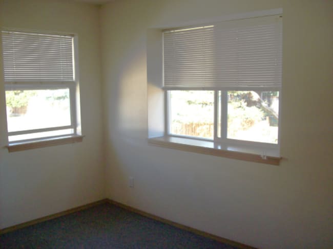 Photo - Fantastic 4 Bedroom, 3 Bathroom Townhome!