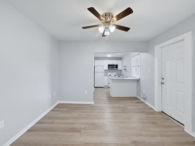 Photo - 1115 Highland St N Unidad C