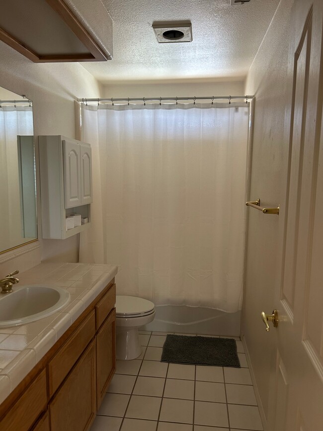 1465 Oak Knoll Rd