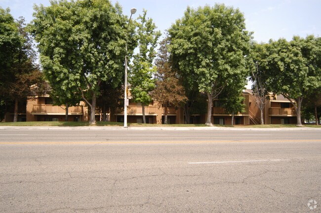 Photo - Fallkirk Campus Apartments