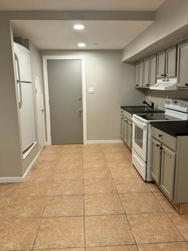 Building Photo - 808 S 2nd St Unit 1D