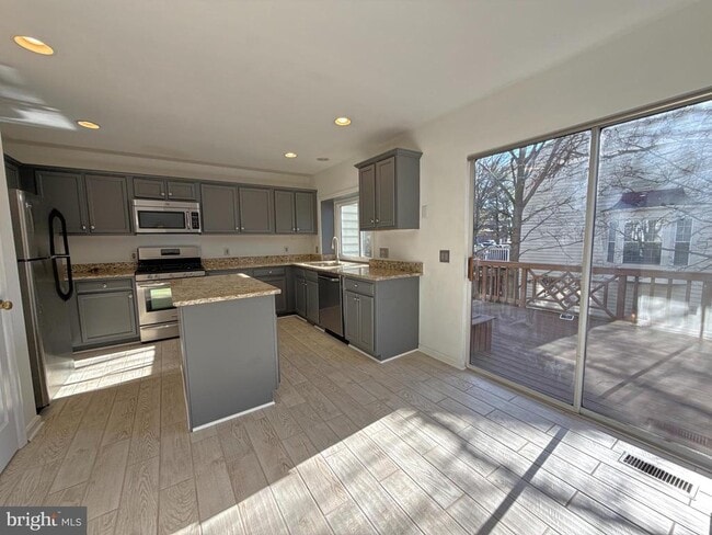 Photo - 1191 Cypress Tree Pl