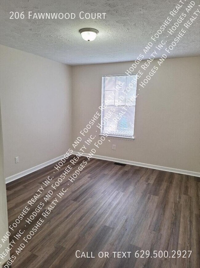 Photo - 206 Fawnwood Ct