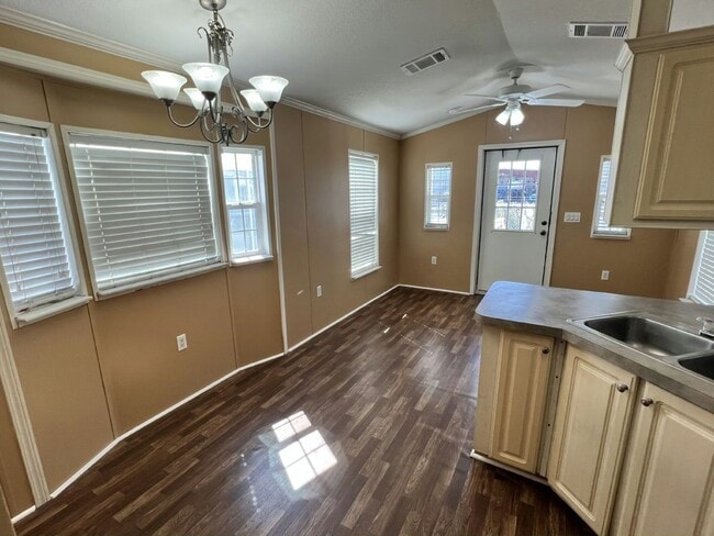 Photo - 3318 Chicago Bears St