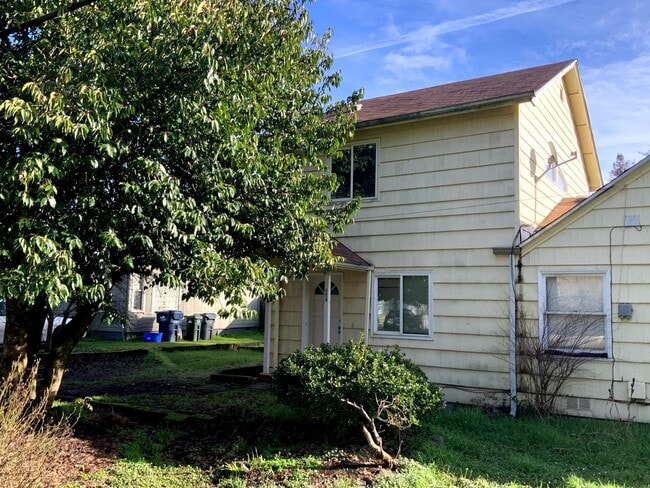 Building Photo - 2 Bedroom in Bethel-Danebo Area Unit 325 Foch St Rental