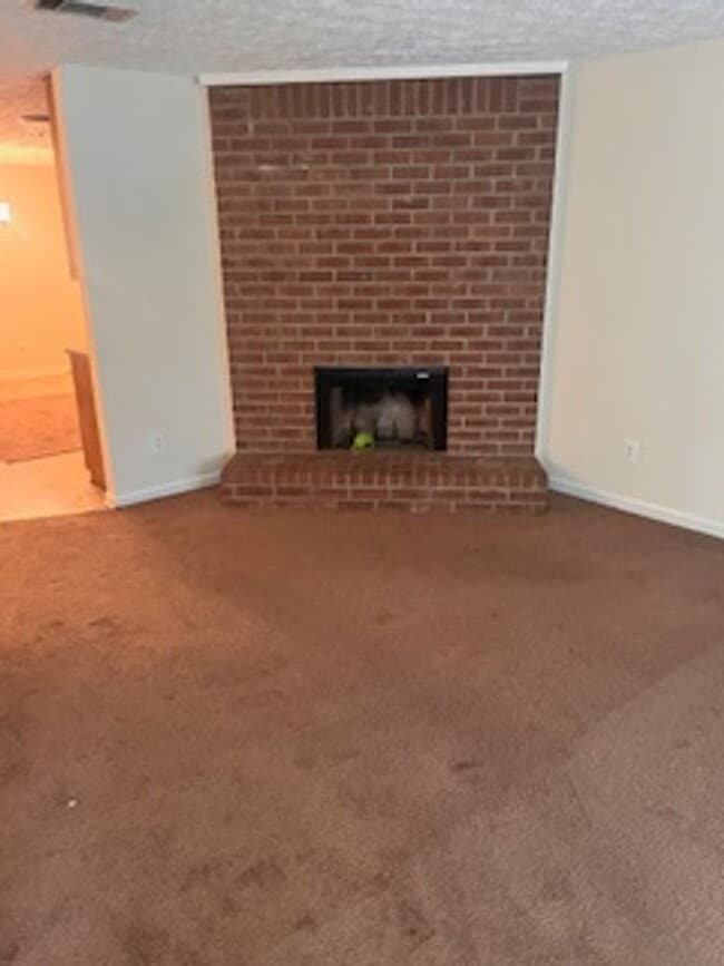 Photo - 280-290 Chase Dr