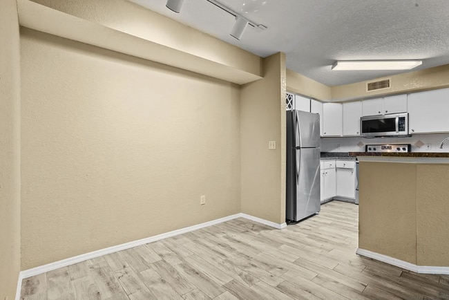 Photo - 826 Camargo Way Unit 104