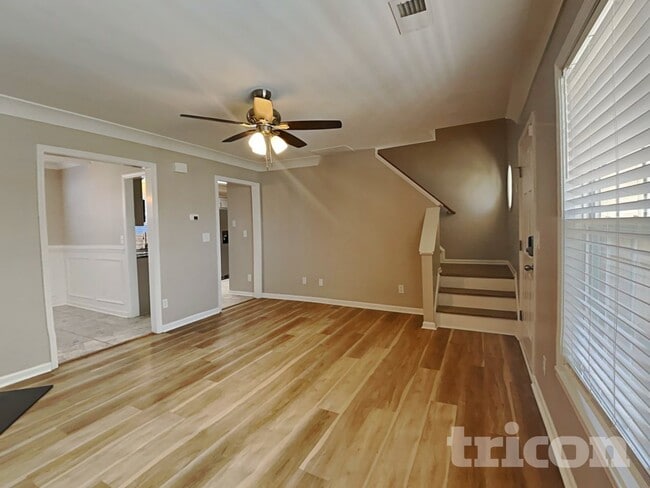 Photo - 1166 Waterlyn Dr