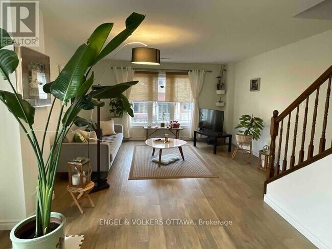 Photo - 102 Paseo Private