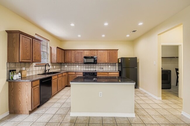 Photo - 908 Reveille Rd