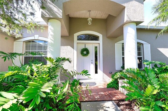 Photo - 143 37th Dr SW