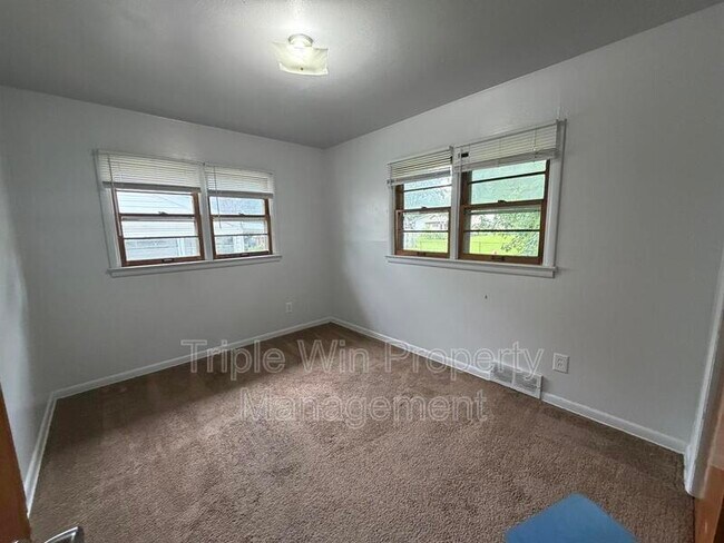 Photo - 1695 Crowder Dr