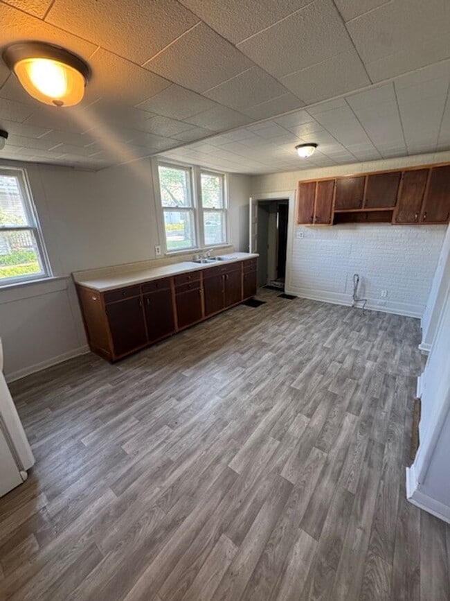 Photo - 2712 Fox Ave