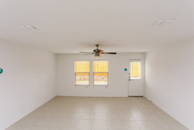 Photo - 1017 Crestview Dr
