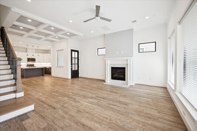 Photo - 4405 Schuler St