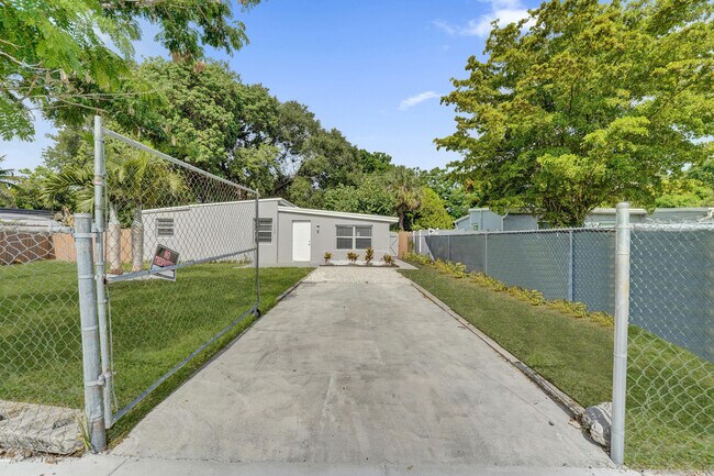 Photo - 1628 NW 11th St