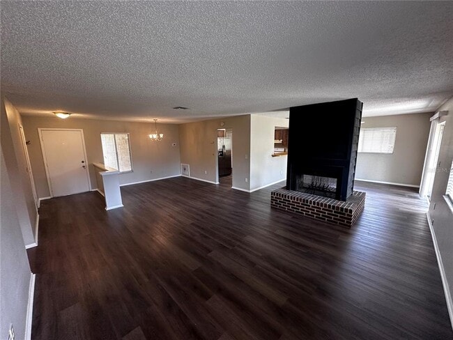 Photo - 321 Redwing Way