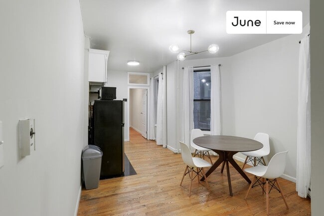 Photo - 136 W 109th St