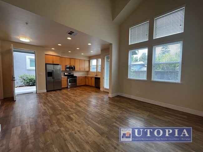 Photo - Spacious and Modern 3-bedroom, 3.5 bathroom in Seabright just minutes away from the Beach Boardwa... Unit 113 Jacobs Lane