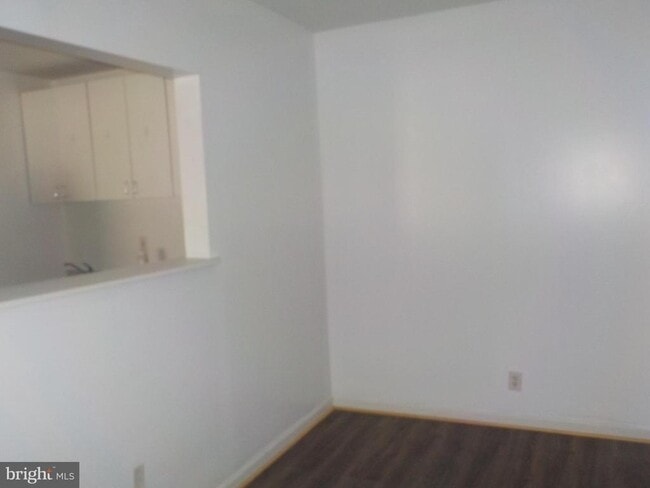 Photo - 569 N 58th St