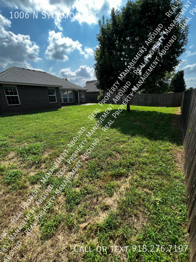 Photo - 1006 Sycamore St