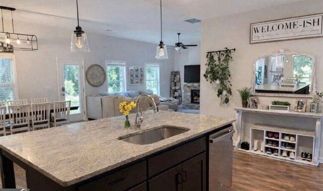 101 Fenwick Manor Dr