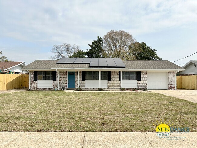 Gorgeous 3 Bedroom Home in Mary Esther! - Gorgeous 3 Bedroom Home in Mary Esther!
